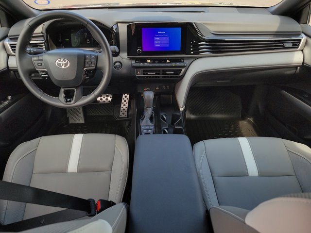 Used 2025 Toyota Camry SE image 12