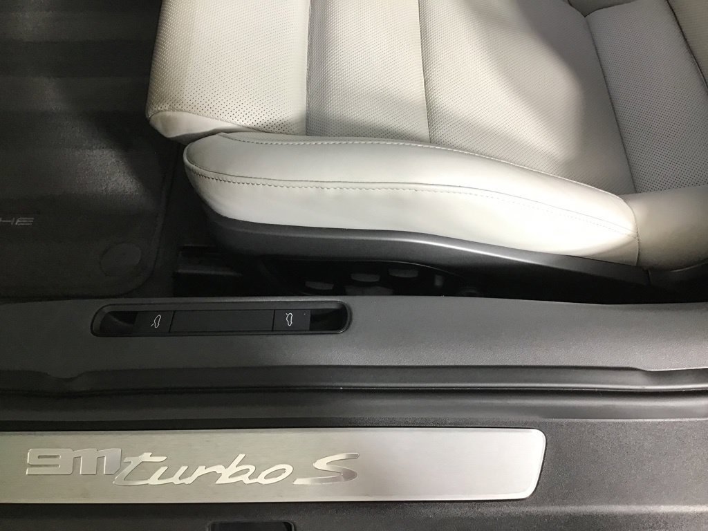 Certified 2022 Porsche 911 Turbo S AWD/4WD image 26