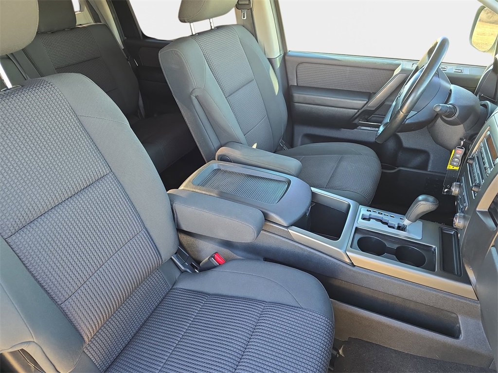 Used 2012 Nissan Titan SV w/ SV Value Truck Pkg image 10