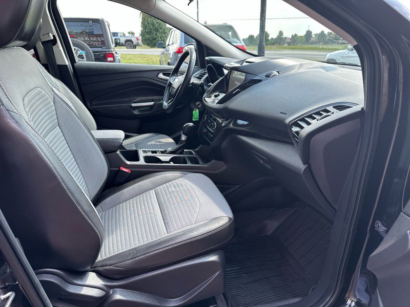 Used 2018 Ford Escape SE w/ SE SYNC Package image 4
