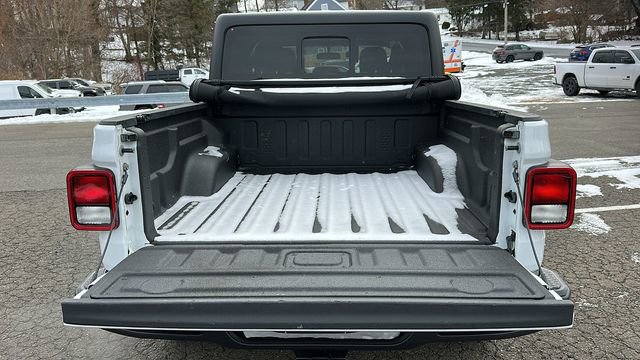 Used 2022 Jeep Gladiator Sport image 24