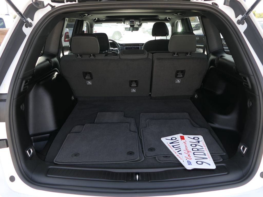 Used 2025 Jeep Grand Cherokee Laredo X image 19