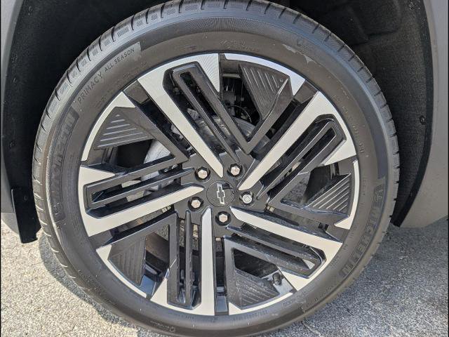 New 2026 Chevrolet Equinox RS w/ Safety and Technology Package FWD image 21