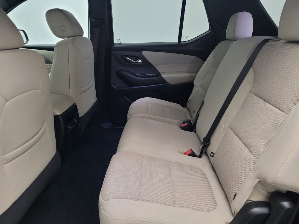 Used 2023 Chevrolet Traverse LS FWD image 18