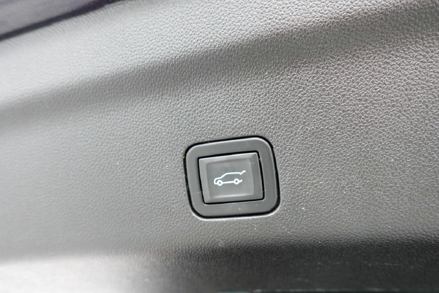 Used 2024 GMC Yukon XL Denali AWD/4WD image 33