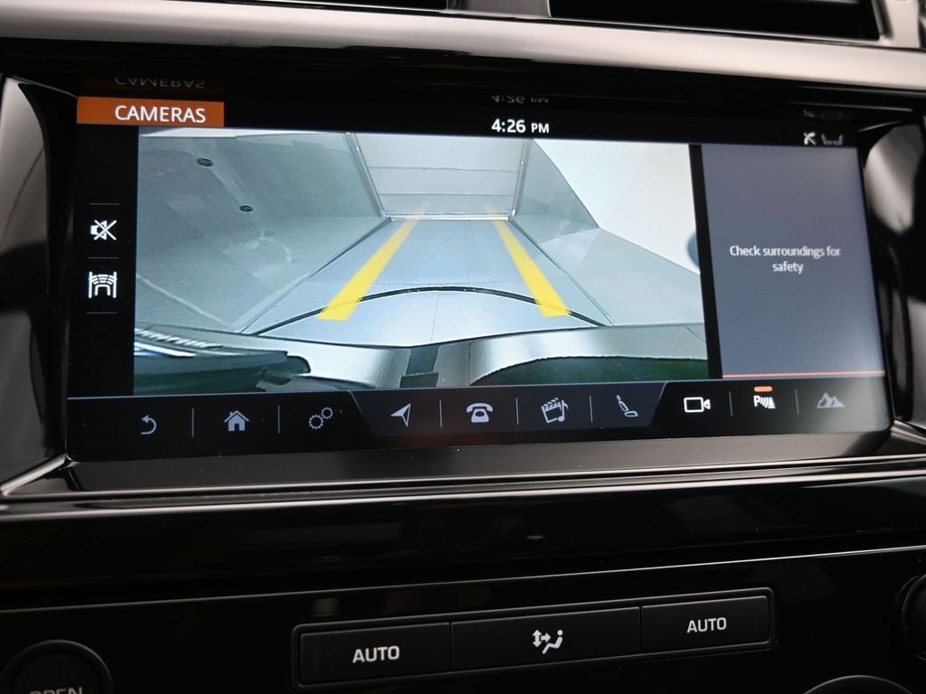 Used 2018 Land Rover Discovery HSE image 19