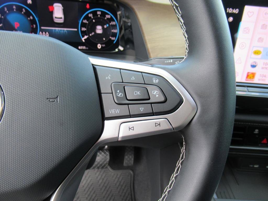 Used 2025 Volkswagen Atlas SE image 19