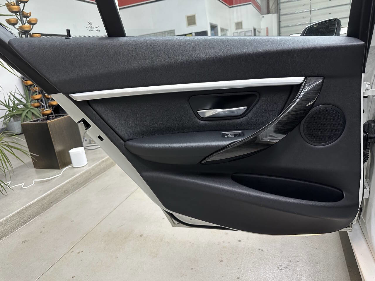 Used 2018 BMW 330i xDrive 330i xDrive AWD 4dr Sedan w/ Convenience Package image 12