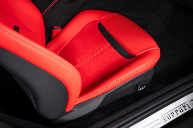 Used 2025 Ferrari Roma Spider RWD image 50