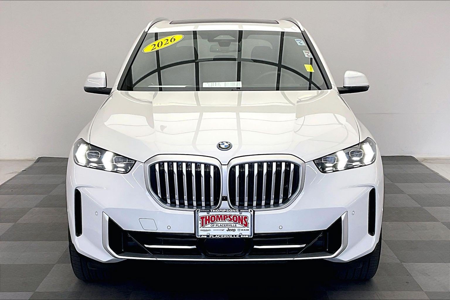 Used 2026 BMW X5 xDrive50e w/ Premium Package AWD/4WD image 2