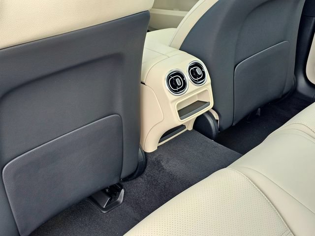 New 2026 Mercedes-Benz C 300 4MATIC Sedan image 18