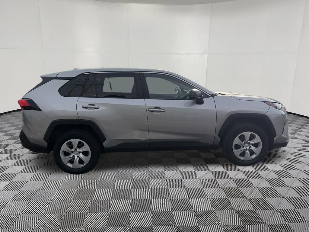 Used 2025 Toyota RAV4 LE AWD/4WD image 11