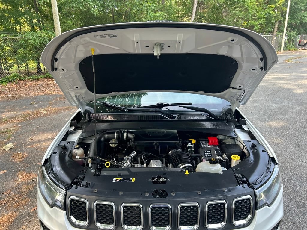 Used 2024 Jeep Compass Latitude AWD/4WD image 14