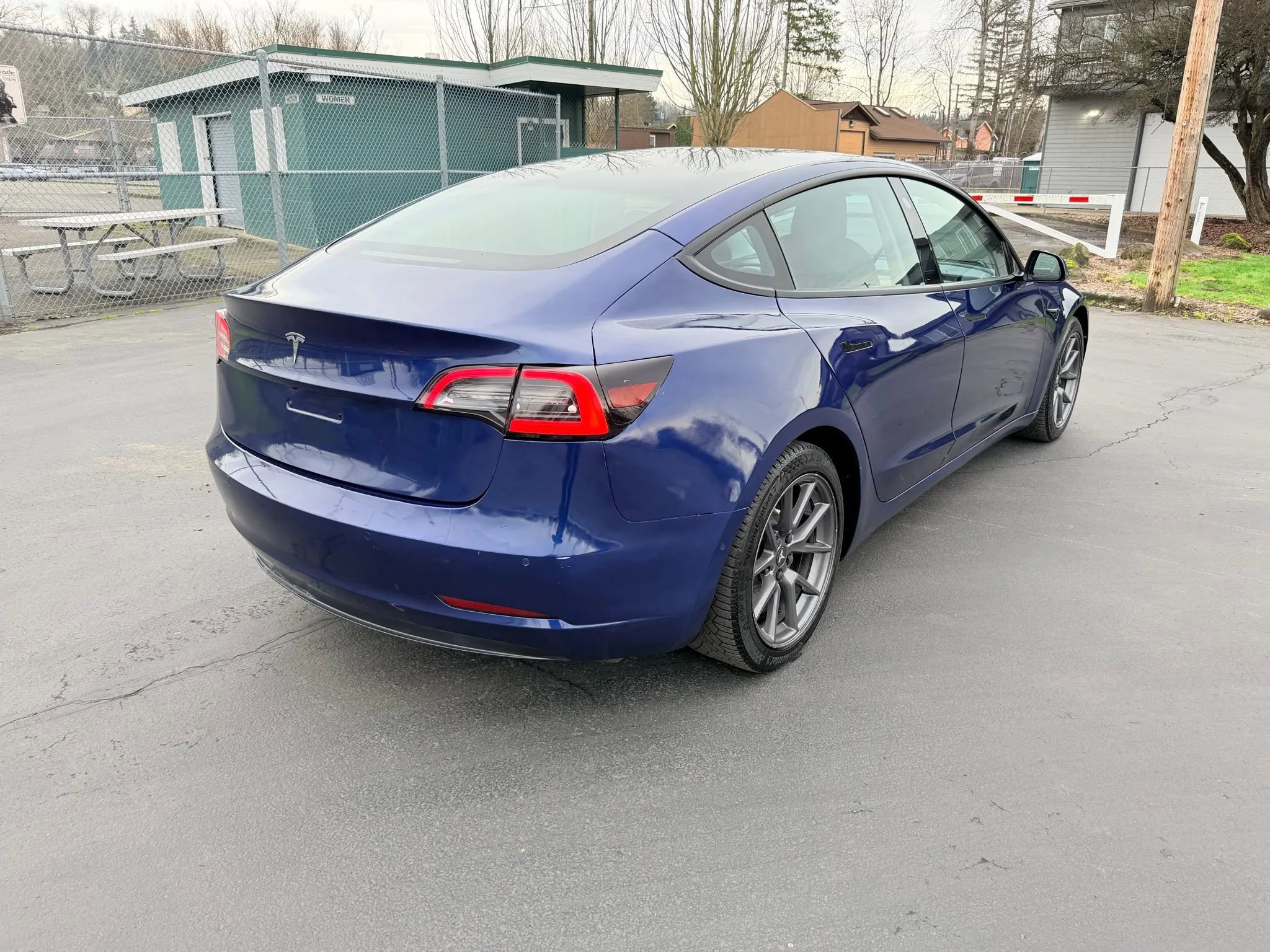Used 2021 Tesla Model 3 Standard Range Plus image 5