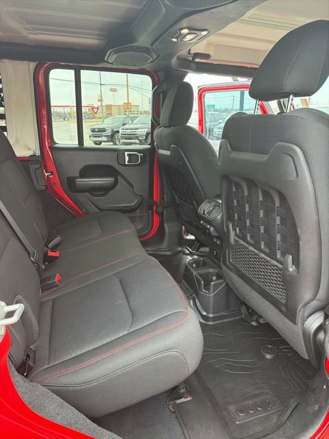 Used 2022 Jeep Wrangler Unlimited Rubicon w/ Cold Weather Group image 19