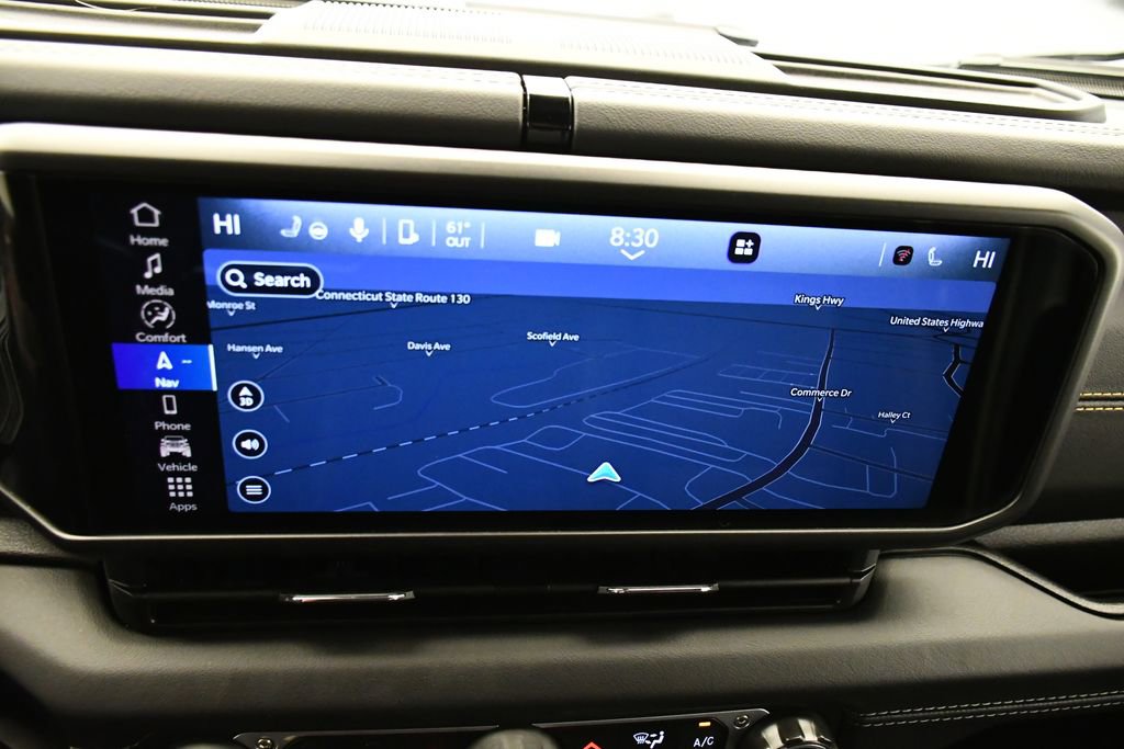 Used 2025 Jeep Wrangler Sahara image 26