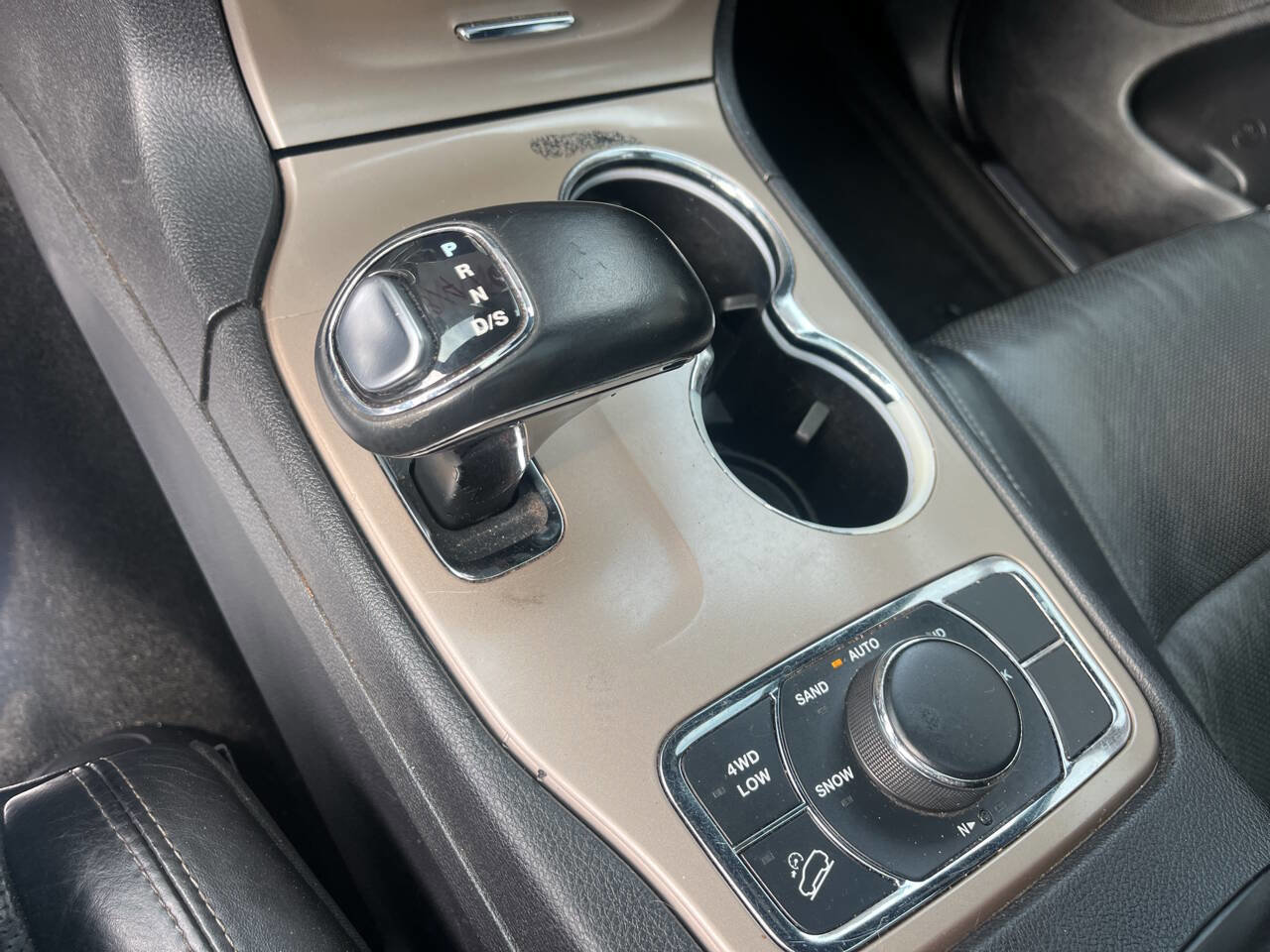 Used 2014 Jeep Grand Cherokee Limited w/ Luxury Group II image 31