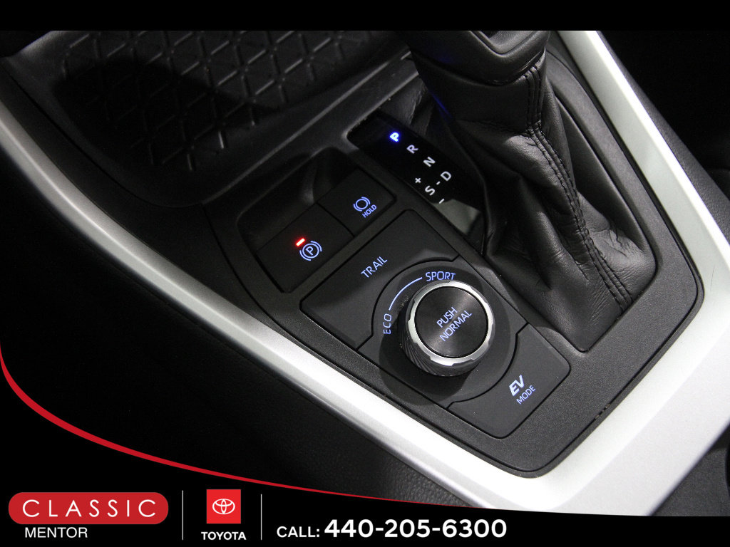 Certified 2020 Toyota RAV4 XLE w/ Convenience Package AWD/4WD image 15