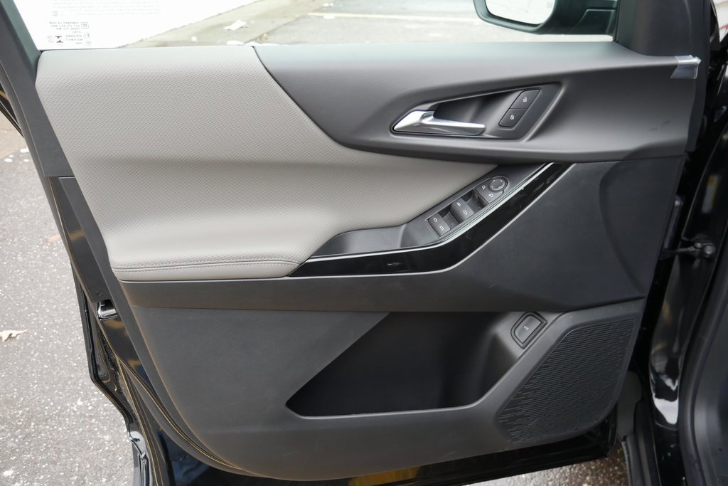 New 2026 Chevrolet Equinox LT w/ Convenience Package II image 28