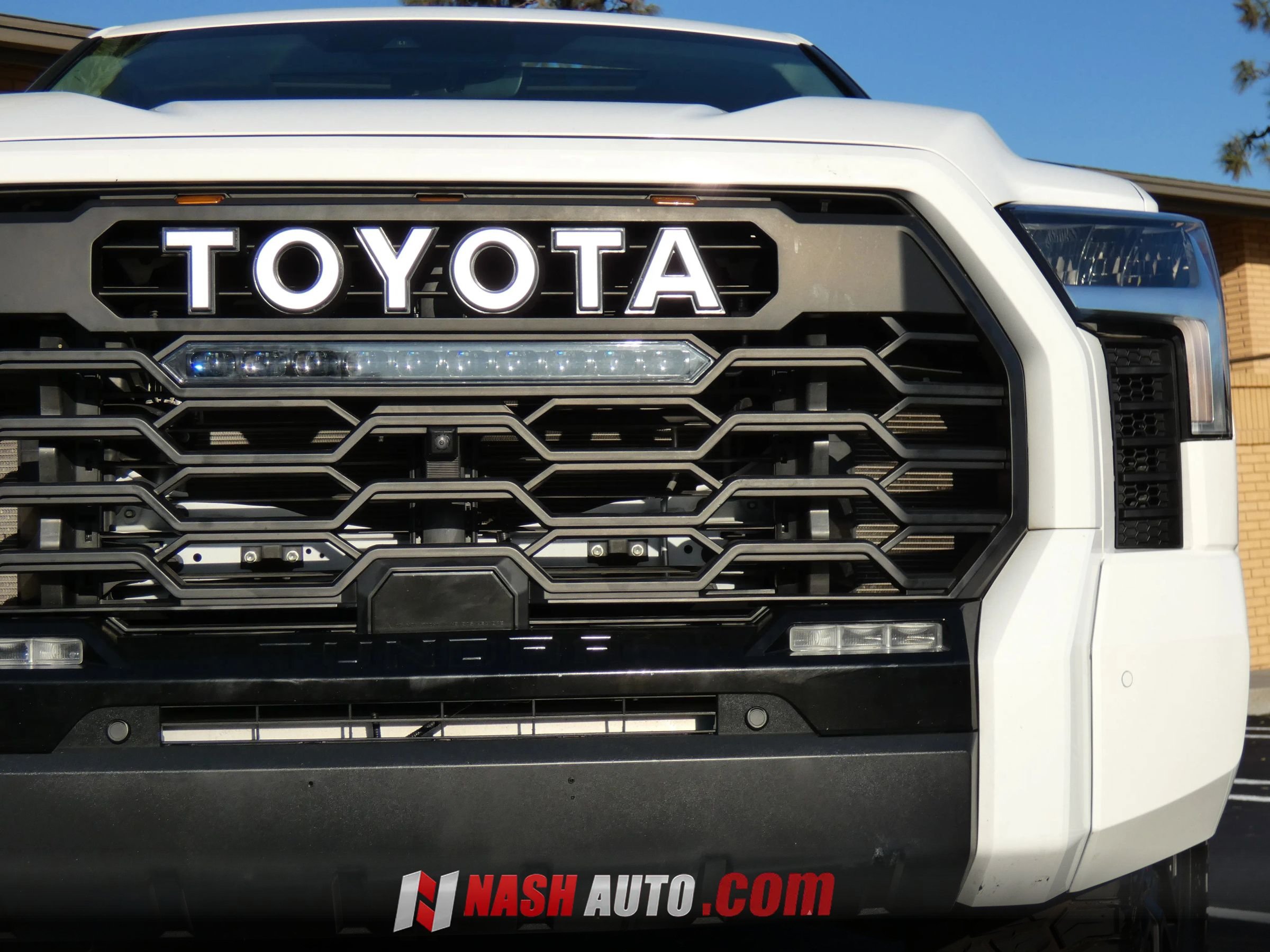 Used 2024 Toyota Tundra Limited AWD/4WD image 17
