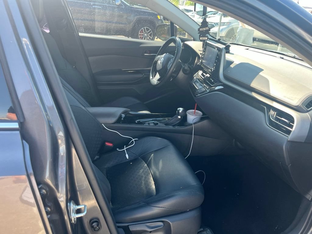 Used 2021 Toyota C-HR Limited FWD image 12