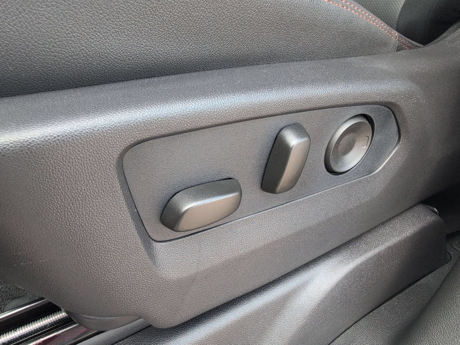 New 2026 GMC Sierra 1500 AT4 w/ Technology Package AWD/4WD image 25