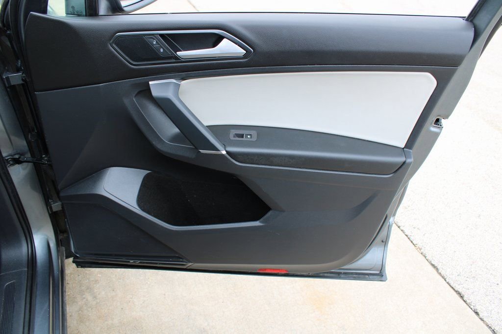Used 2018 Volkswagen Tiguan SEL image 25