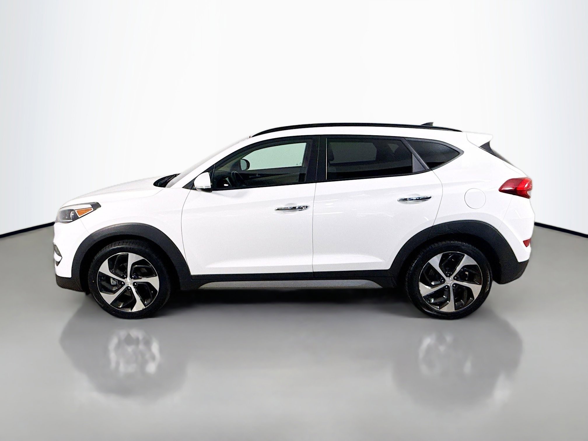 Used 2017 Hyundai Tucson Limited w/ Limited Ultimate Package 03 image 6