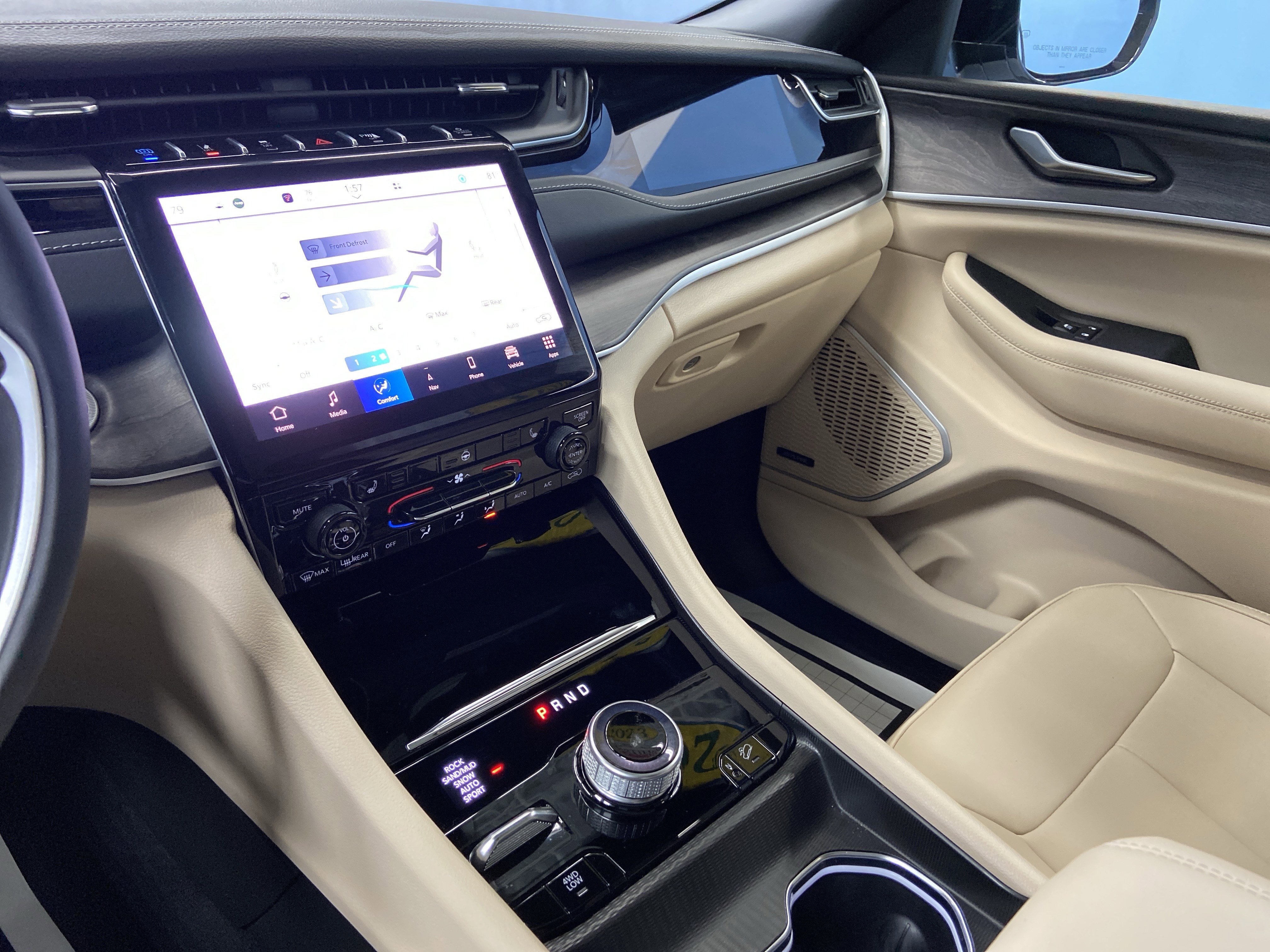 Used 2023 Jeep Grand Cherokee 4WD 4xe image 14