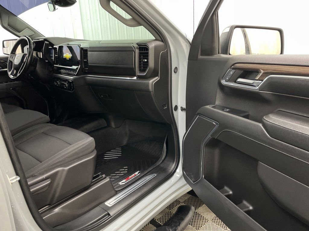 Certified 2024 Chevrolet Silverado 1500 LT image 36