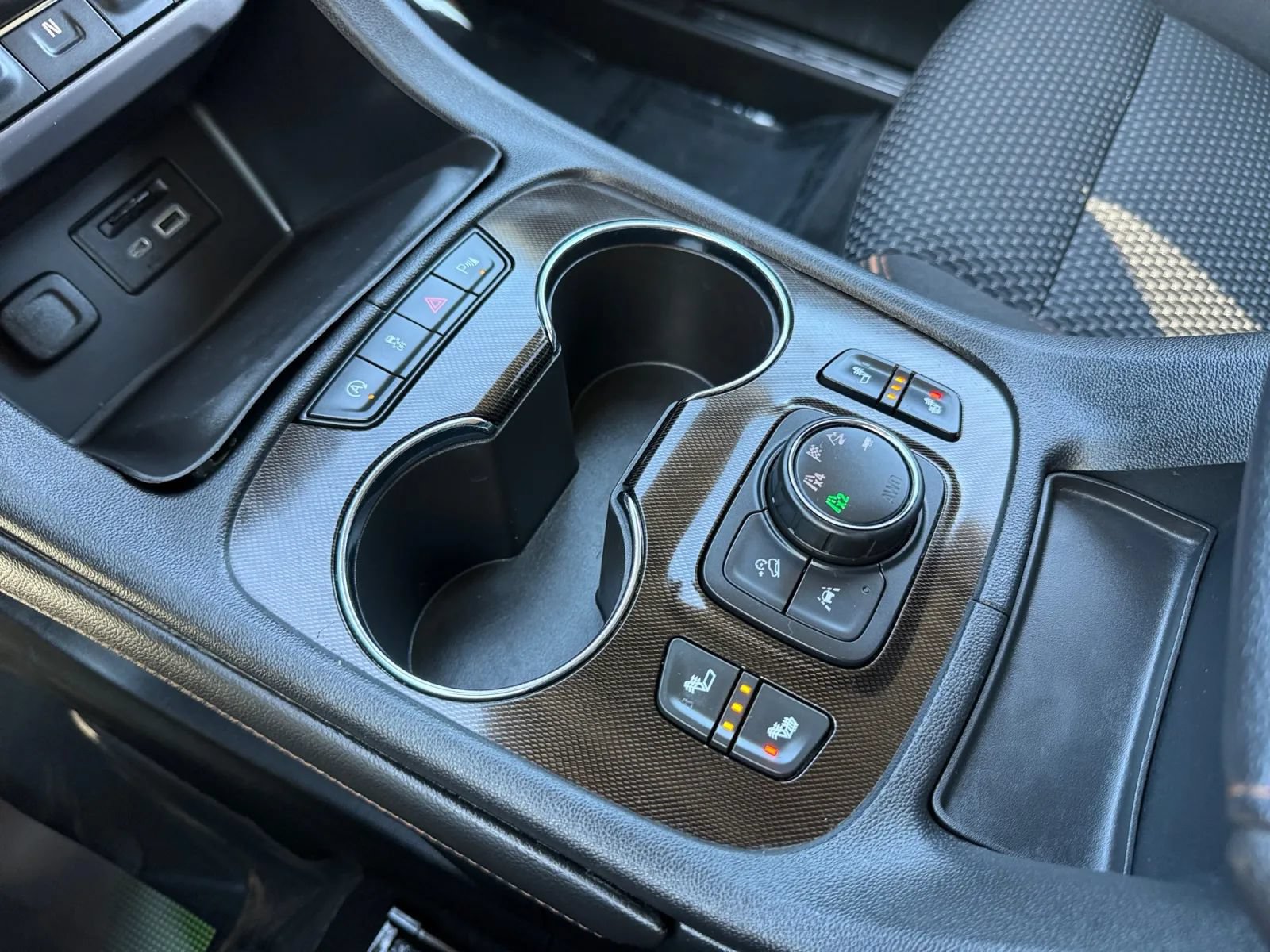 Used 2020 GMC Acadia AT4 w/ Driver Alert Package II AWD/4WD image 34
