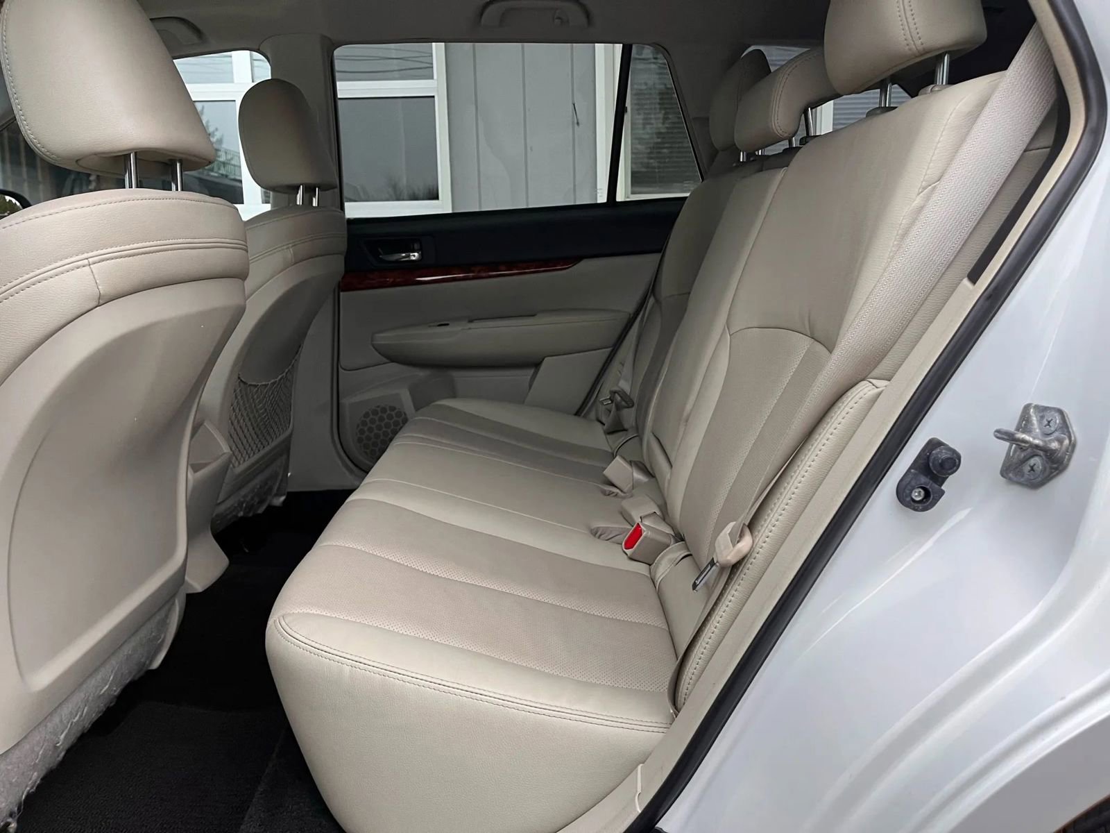 Used 2012 Subaru Outback 3.6R Limited w/ Moonroof Pkg image 28