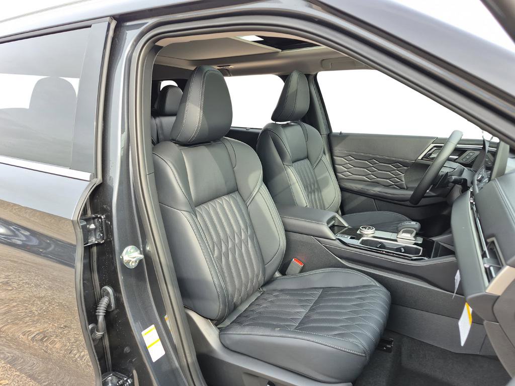 New 2026 Mitsubishi Outlander SEL image 29