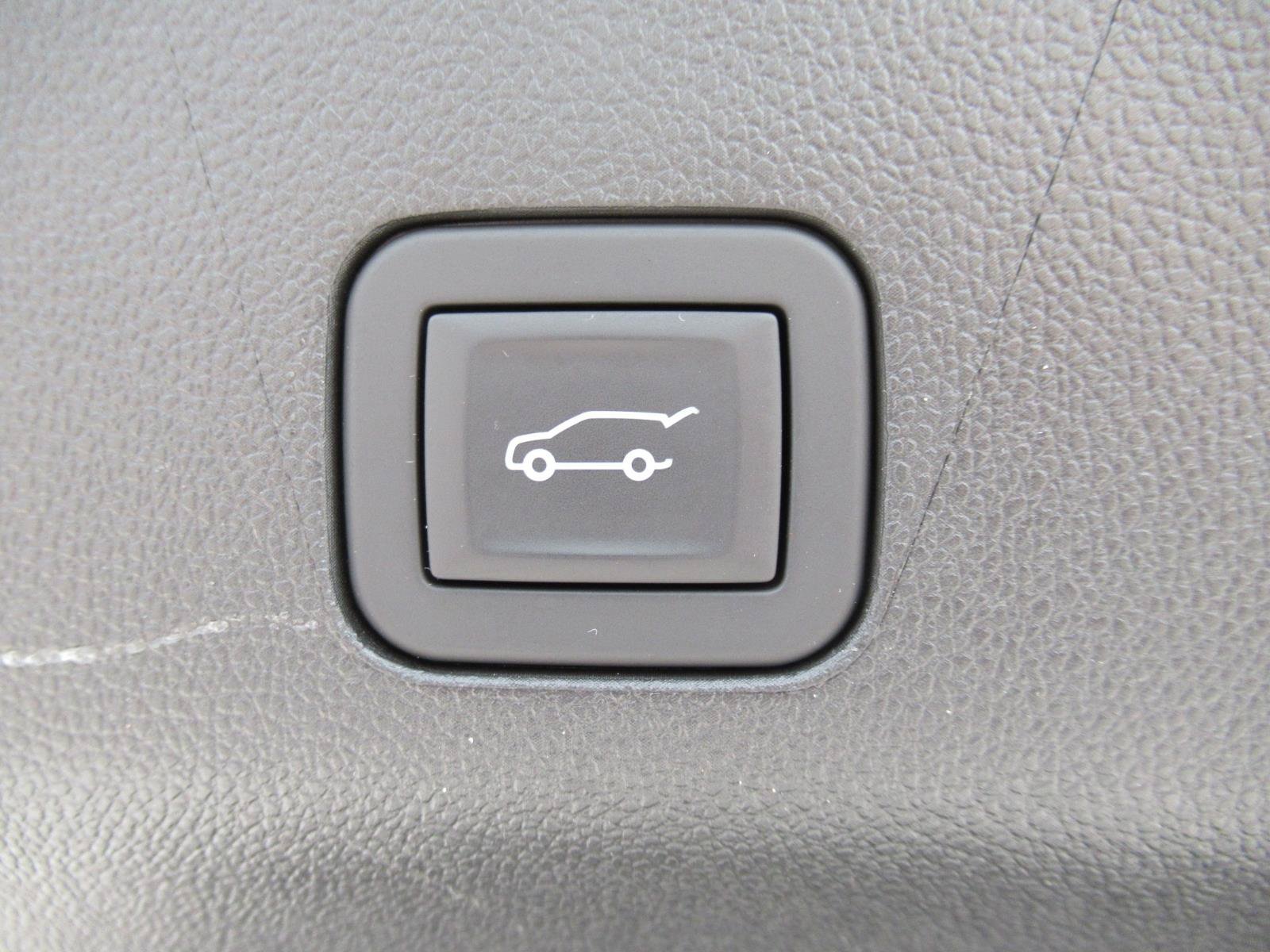 Used 2025 GMC Yukon Denali AWD/4WD image 37