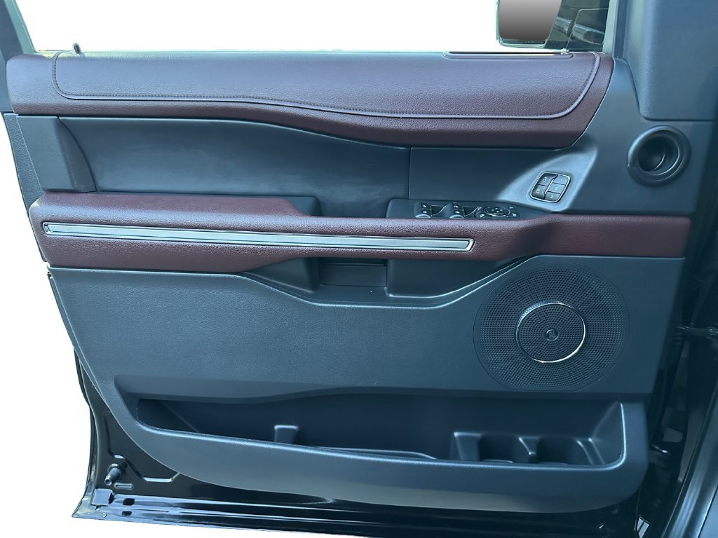 Used 2023 Ford Expedition Limited AWD/4WD image 23
