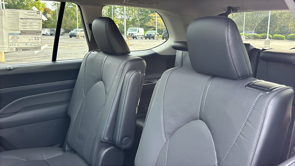 New 2026 Toyota Grand Highlander AWD image 25