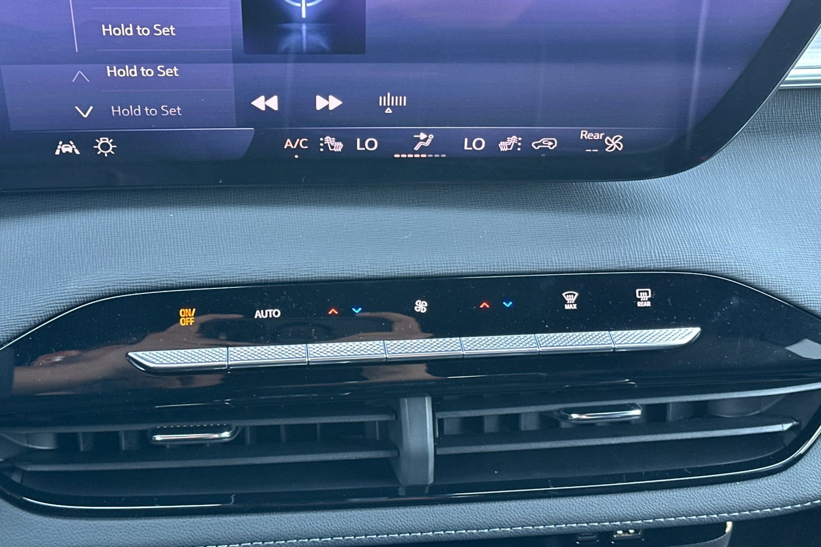 New 2025 Buick Enclave Preferred w/ Power Package image 18