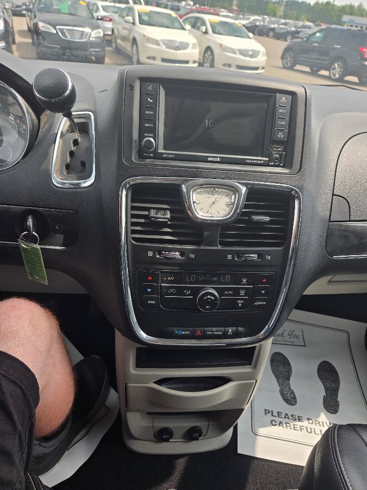 Used 2012 Chrysler Town & Country Touring w/ Entertainment Group #1 image 19