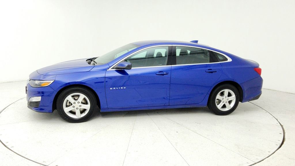 Used 2023 Chevrolet Malibu LT image 2