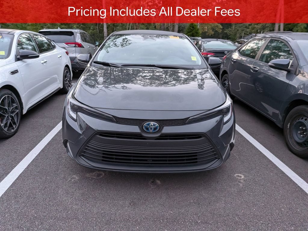 Certified 2025 Toyota Corolla LE FWD image 2