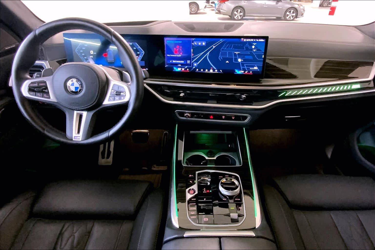 Used 2025 BMW X7 M60i image 15