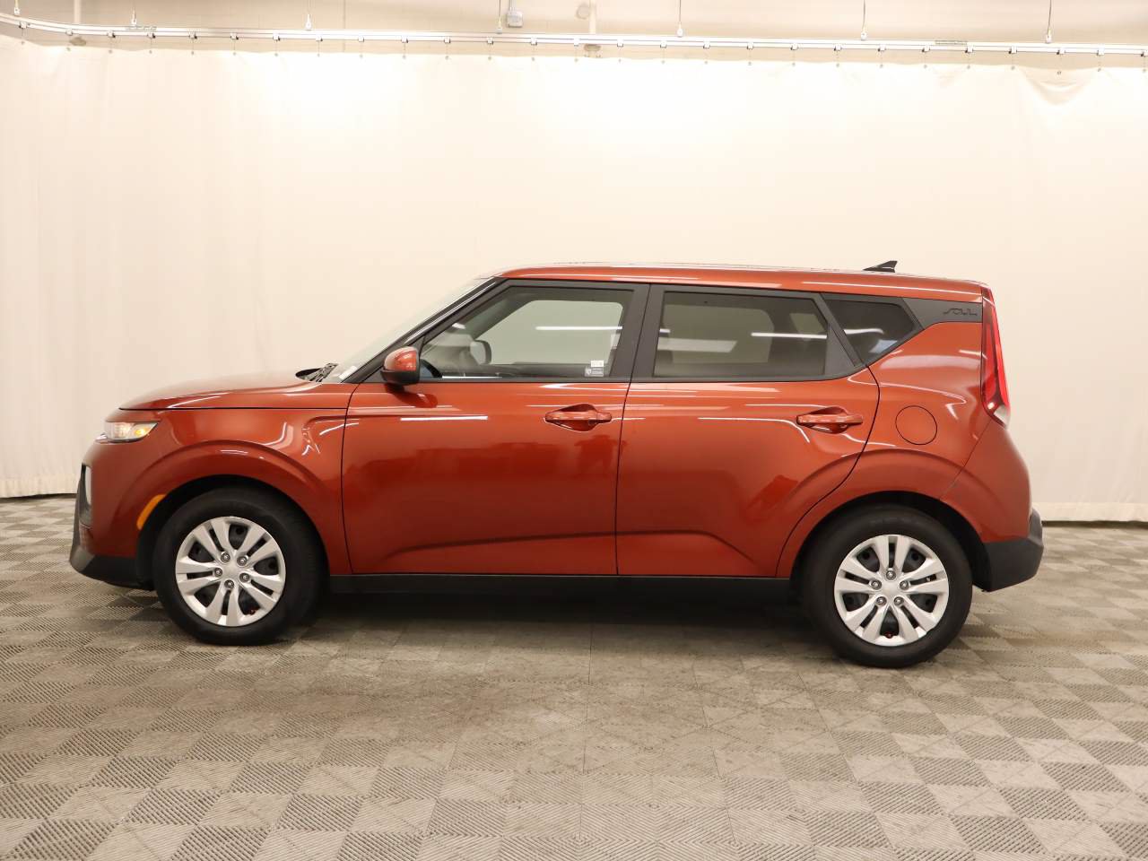 Used 2022 Kia Soul LX FWD image 2