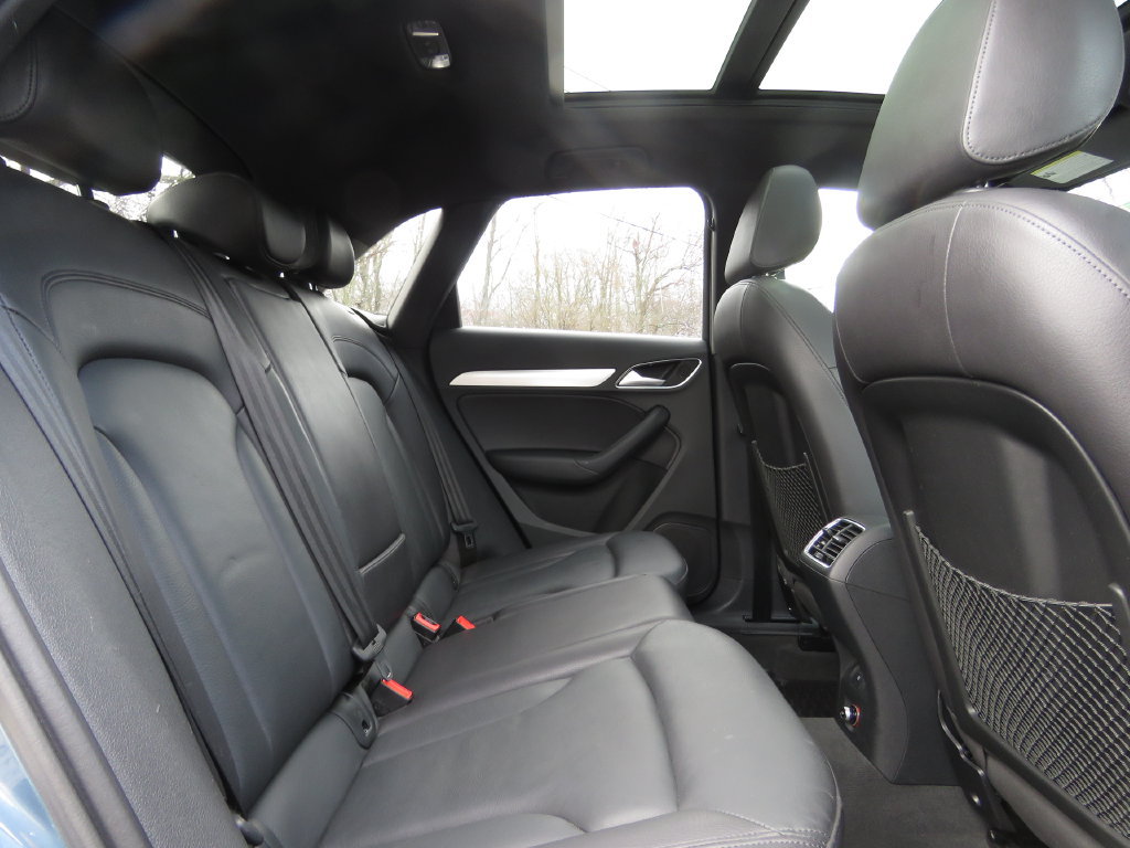 Used 2018 Audi Q3 2.0T Premium Plus w/ Premium Plus Package AWD/4WD image 16