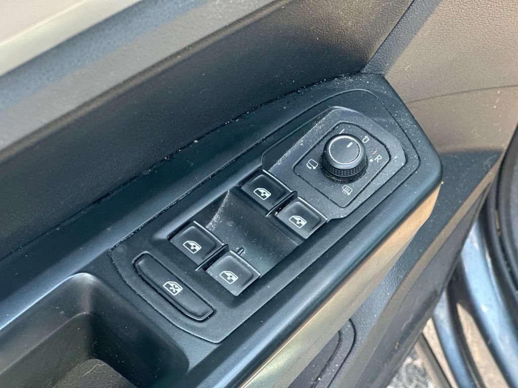 Used 2018 Volkswagen Atlas SEL Premium AWD/4WD image 16