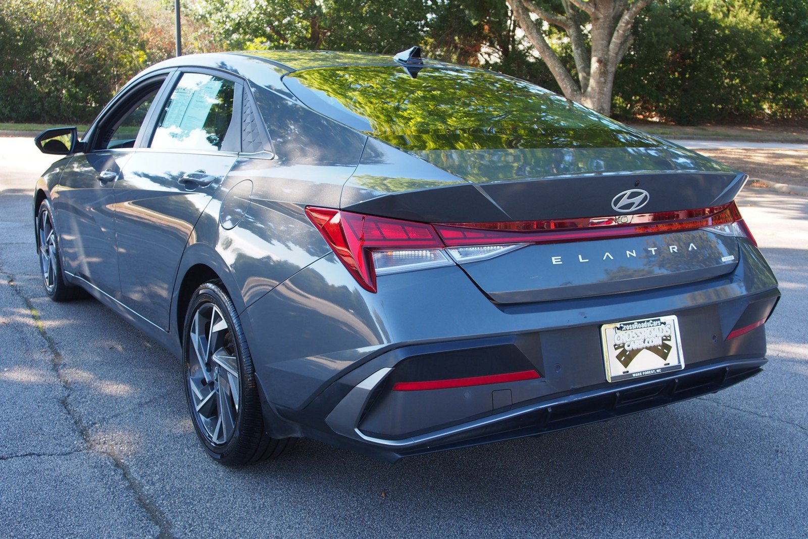 Used 2024 Hyundai Elantra Limited FWD image 5