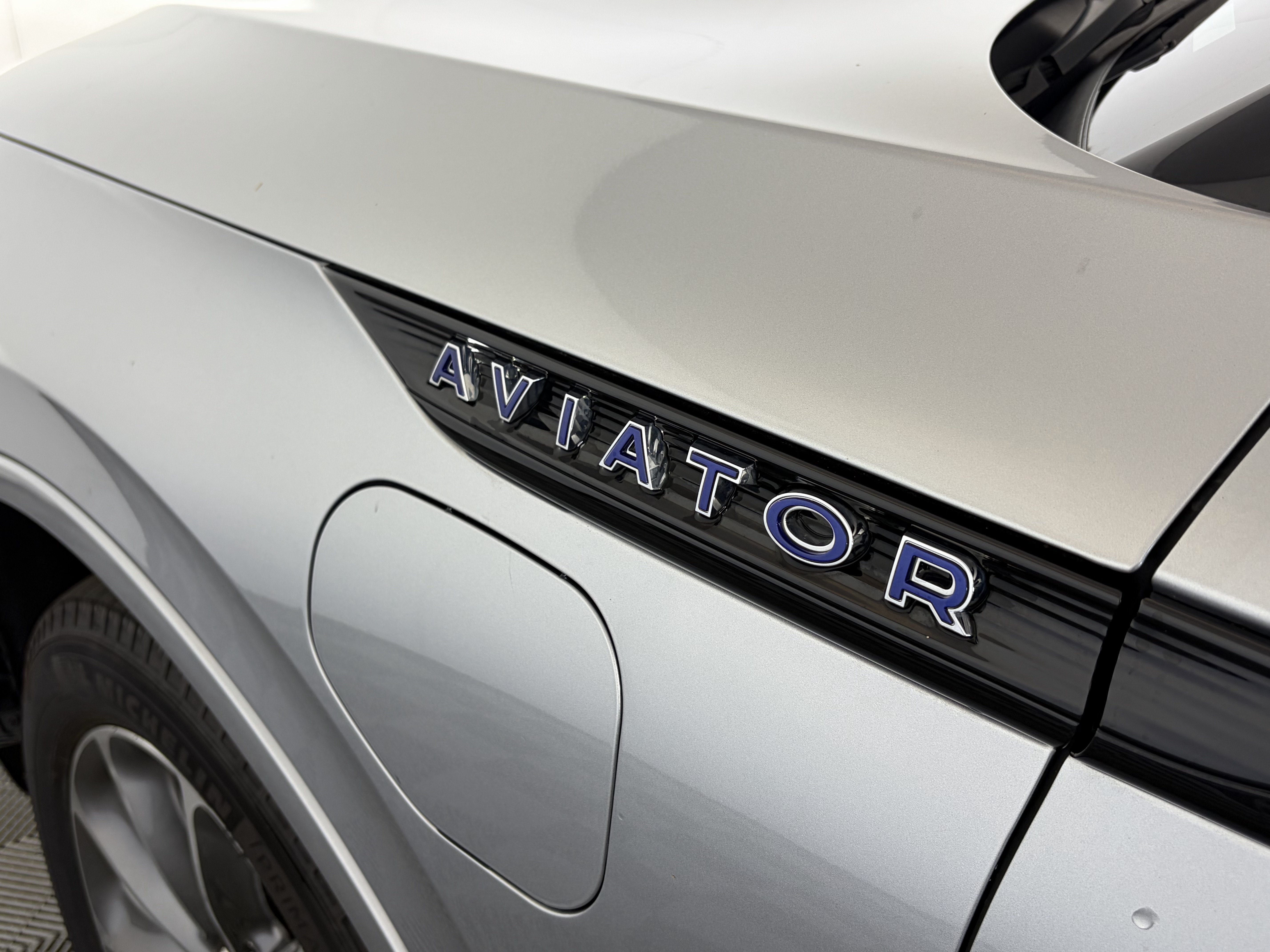 Used 2020 Lincoln Aviator Grand Touring w/ Elements Package Plus AWD/4WD image 19