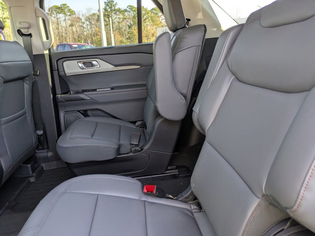 New 2026 Ford Explorer Active w/ Active Comfort Package image 15