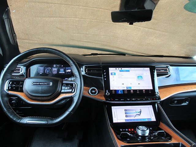 Used 2024 Jeep Grand Wagoneer L Series III AWD/4WD image 19