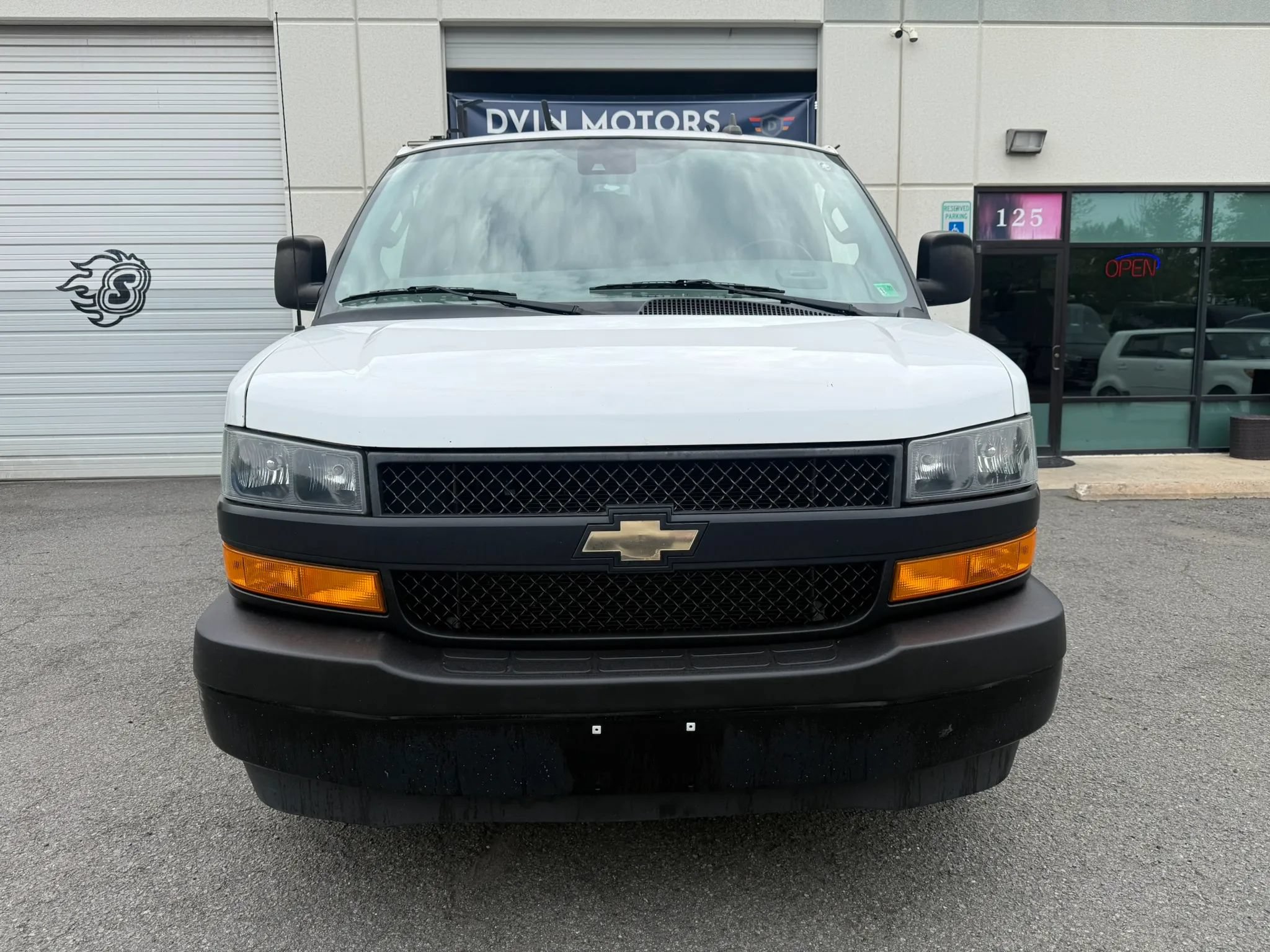 Used 2019 Chevrolet Express 2500 w/ Driver Convenience Package RWD image 6