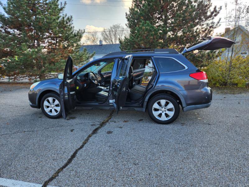 Used 2010 Subaru Outback 2.5i Limited image 19